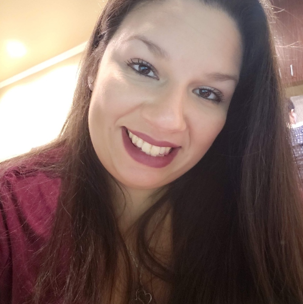 Meet your Posher, Elizabeth